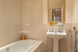 Appartements Pick A Flat-s Apartements with services in Louvre - Rue des Halles : photos des chambres