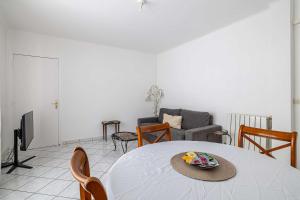 LE CONNEMARRA avec balcon, lumineux et calme à côté du centre