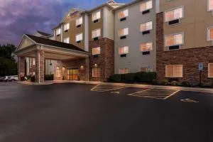 Comfort Suites Grayslake near Libertyville North - McHenry