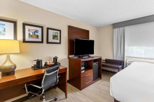 Comfort Suites Grayslake near Libertyville North