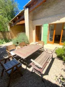 Maison provençale au milieu des champs - 罗宾鲁伯龙