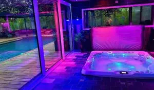 Lincontournable - Jaccuzi-Piscine-Sauna-Hammam - Falleron
