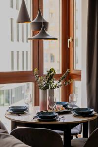 Tasteful Apartment with Parking by Noclegi Renters