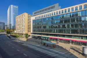 Tasteful Apartment with Parking by Noclegi Renters