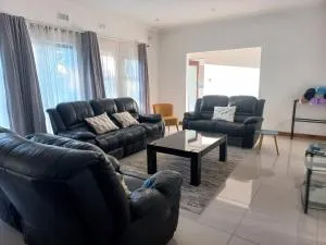 Comfortable and luxurious stay - Kwekwe