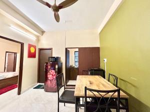Cozy 2BHK Apt near Ruby Hospital & EM Bypass