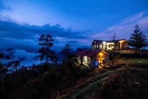 Binsar View Boutique Room l Mountain Hideout