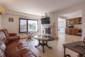 Villa Sineva - Pool, BBQ & Seaview