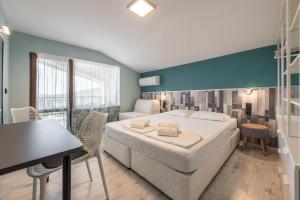 Villa Sineva - Pool, BBQ & Seaview