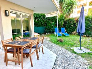 Beachside Apartment with Pool & Garden in Juan les Pins