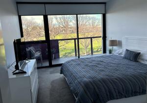 PROMENADE TOWERS 3 Bedroom Apartment with Bay Views on the Geelong Waterfront - 403