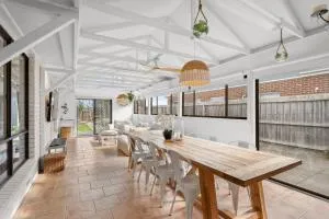 Sunset Bay coastal retreat 3 min walk to foreshore - Indented Head