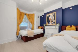 Enquiries at The Panel by Harlington 8 Bed