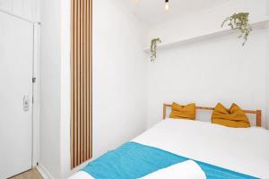 Enquiries at The Panel by Harlington 8 Bed