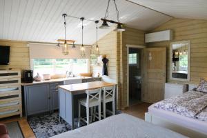 Stiilne majake saunaga