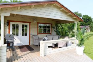 Stiilne majake saunaga