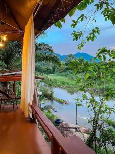 โดมอิงธาร บ้านสวนสราญชล