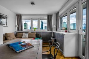 Chmielna 35 by Homeprime