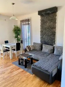 City view & pool apartment 2 - Donje Vlase