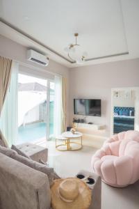 Sky house pool villa pattaya