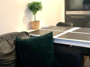 Scandinavian Home 1BR Art Deco Heard City