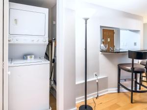 Centrally Located Apt Downtown