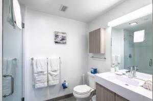 Modern Apt with Gym & Terrace