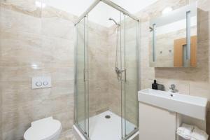 Elegant 4-Guest Retreat near Old Town