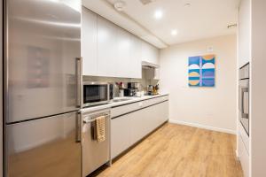 Modern Apt with Gym and Pool