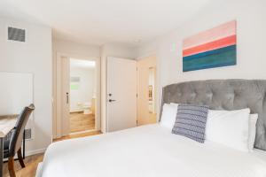 Modern Apt with Gym and Pool