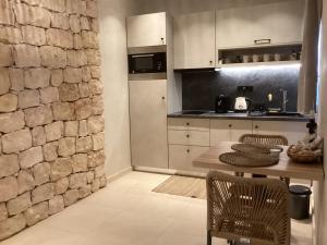 Almyra Boutique Suites with Private Pool -Finiki