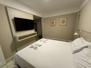 Apto 3 quartos grande a 50m do Mar AH113