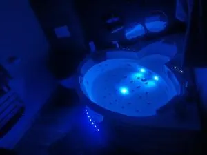 Suite Balnéo en bord de forêt - 波旁拉尔尚博