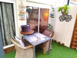 APARTMENT BIG PRIVAT TERRACE CALAFELL BEACH FREE Parking