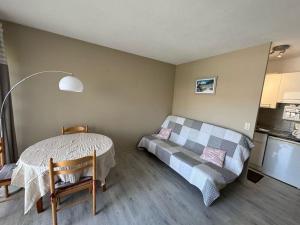 Studio 2pers piscine 10min plage