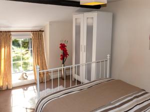 2 Bed in Ystragynlais BN247