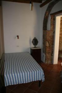 Dago House between hill and sea in tuscany