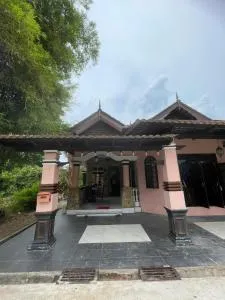 Teratak Ma Abah - Kampong Wakaf Tengah