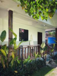 TOBY HOUSE SiARGAO