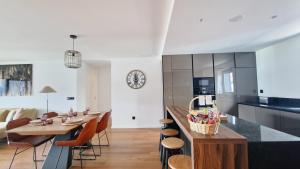 Lux Suite by LovelyStay