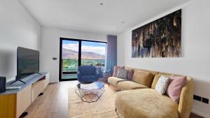 Lux Suite by LovelyStay