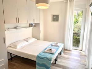 10min from center, 3 bedroom apartment with balcony