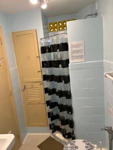 Pé na Areia na Quadra Praia Copacabana melhor localização Rio WiFi 100Mb