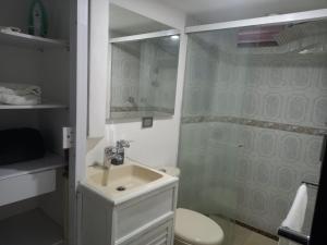 apartamento 3 habitaciones cerca al parque del poblado