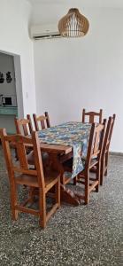 La casa, alquiler temporario - casa completa con cochera y patio- parrilla