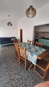 La casa, alquiler temporario - casa completa con cochera y patio- parrilla - Villa Mercedes