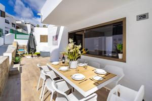 Casa LOLA - Renovated Apt close to Center and Beach