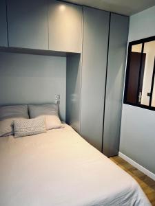 Appartement confortable à port cergy - 3hvězdičkové hotely ve městě Cergy