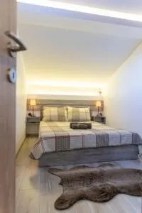 Fine House - Stefanosaíoi