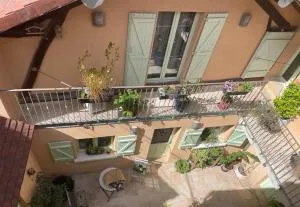 Dans le Patio - 孔夫朗-圣奥诺里讷